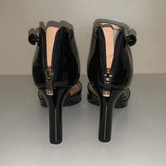 Heels - Picture 4 of 5